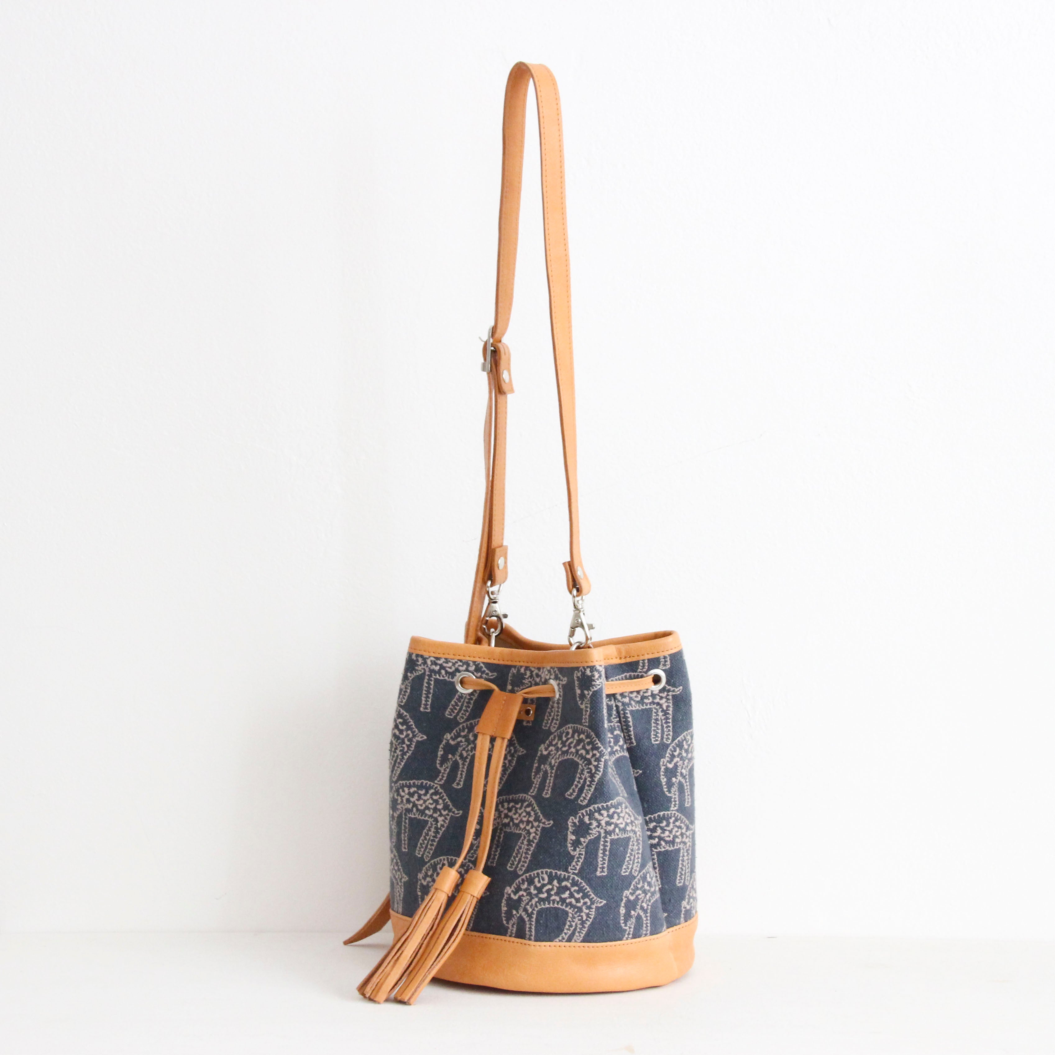 MINA'Sアニマルブルーグレー×ベージュ /バケットバッグS/SXL