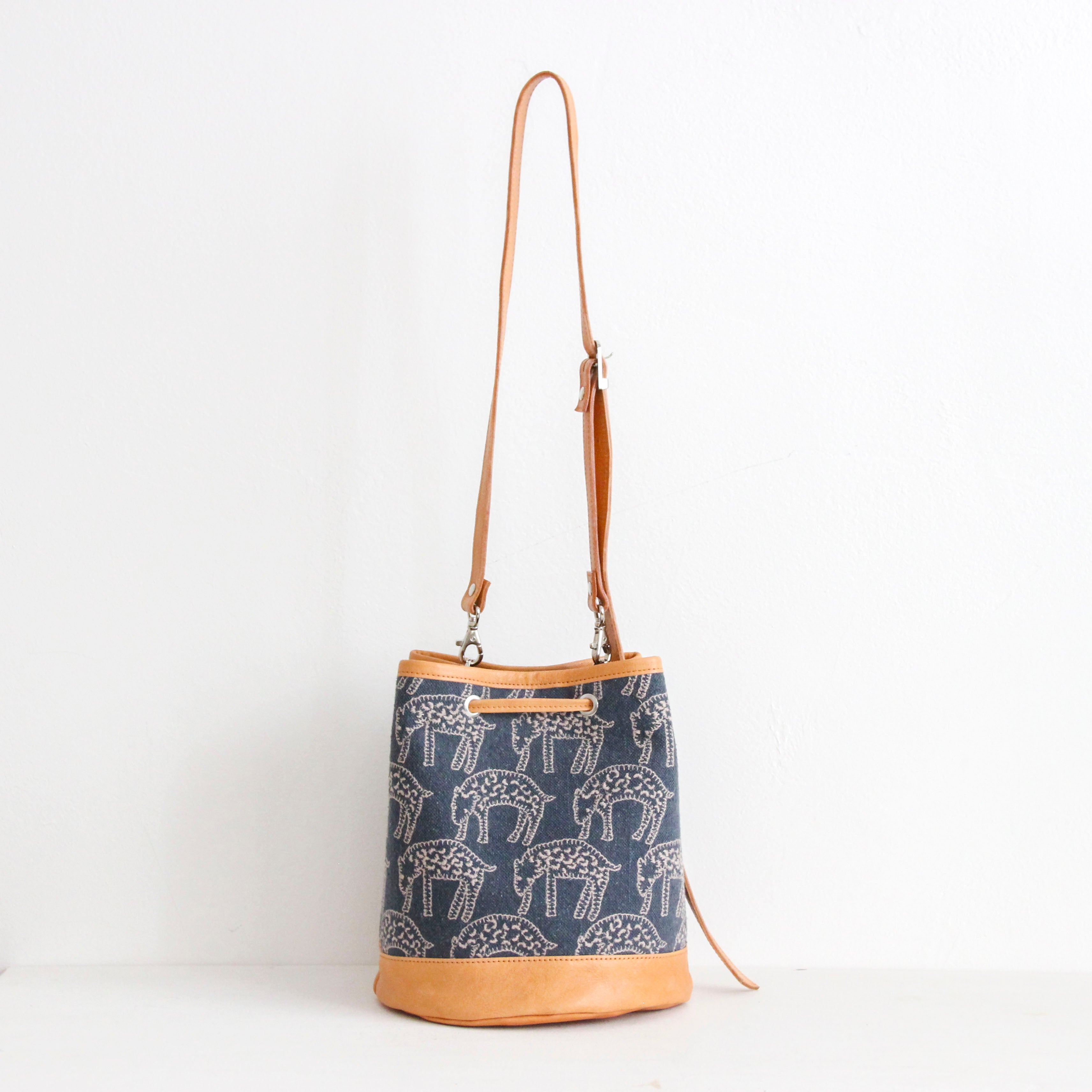 MINA'Sアニマルブルーグレー×ベージュ /バケットバッグS/SXL