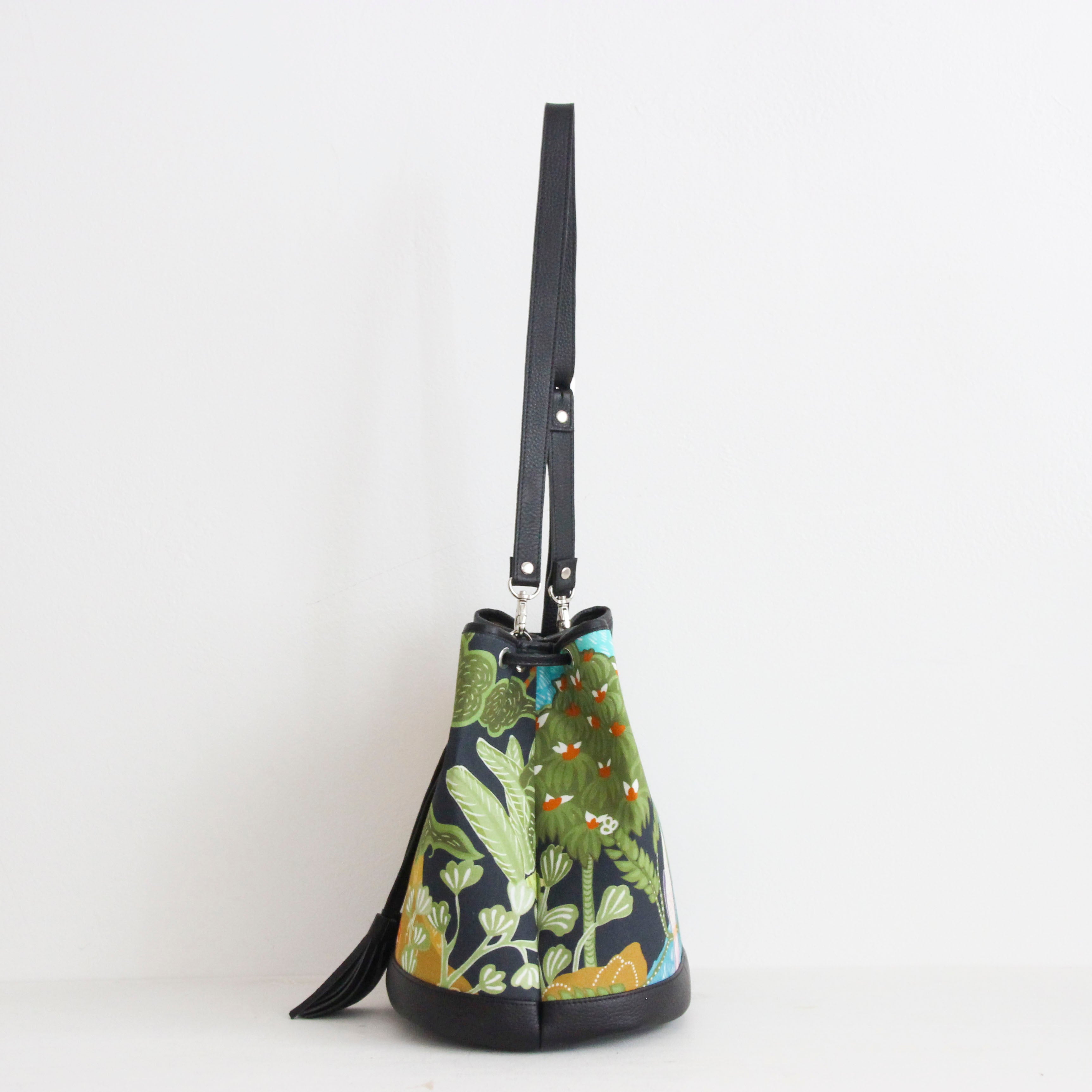 アニマルガーデン/ バケットバッグM / XL  【outlet】