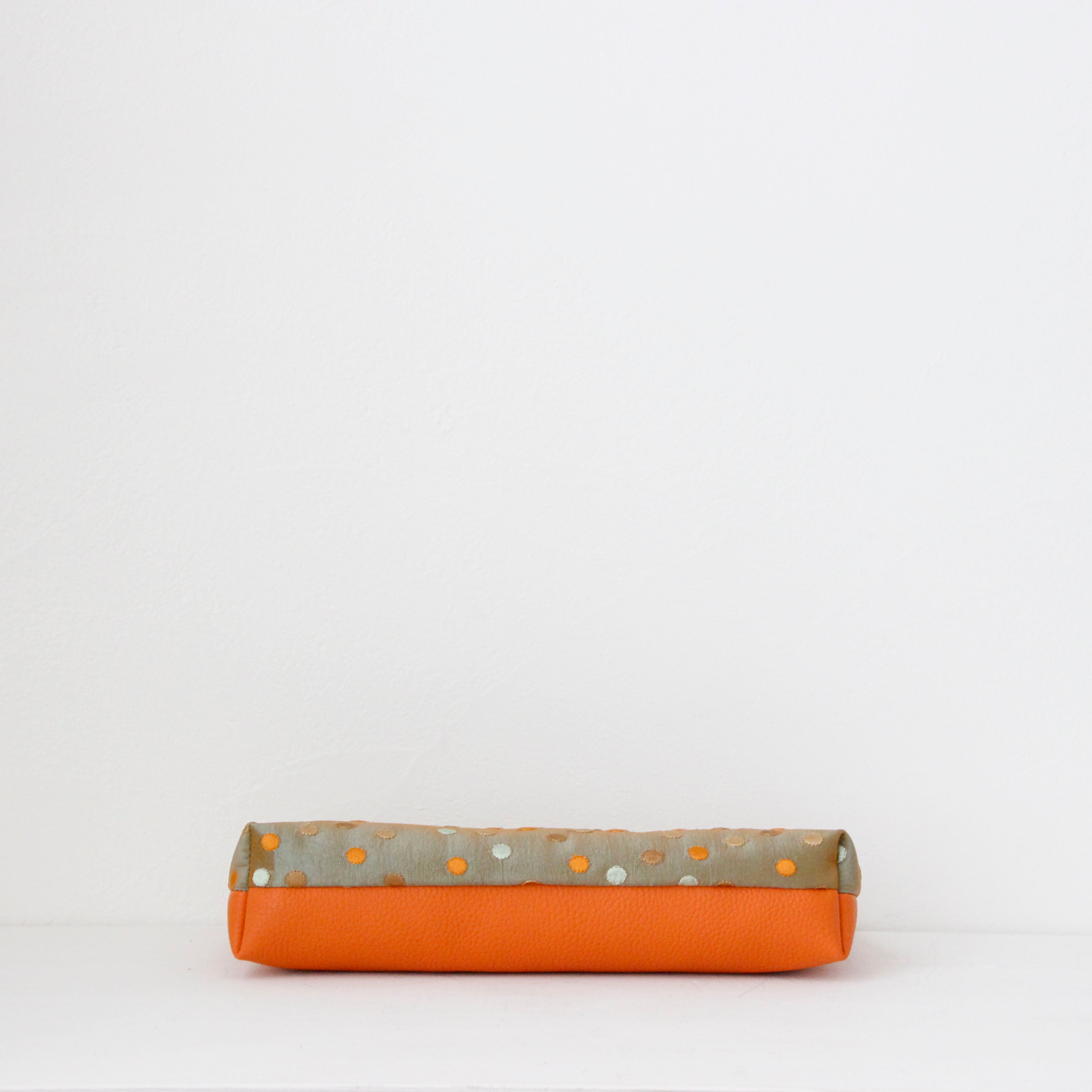 ベージュブラウンドット S ×オレンジ / フラットポシェット