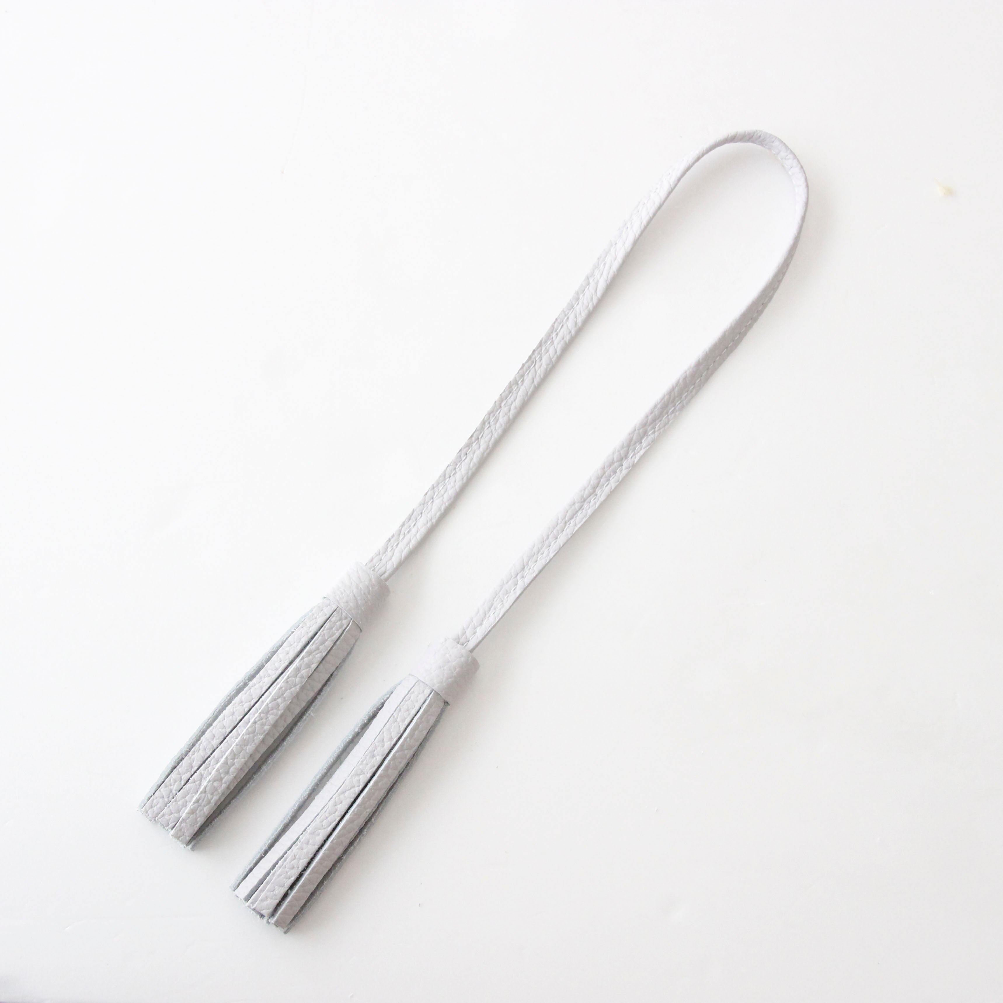 アイスグレー / レザータッセル