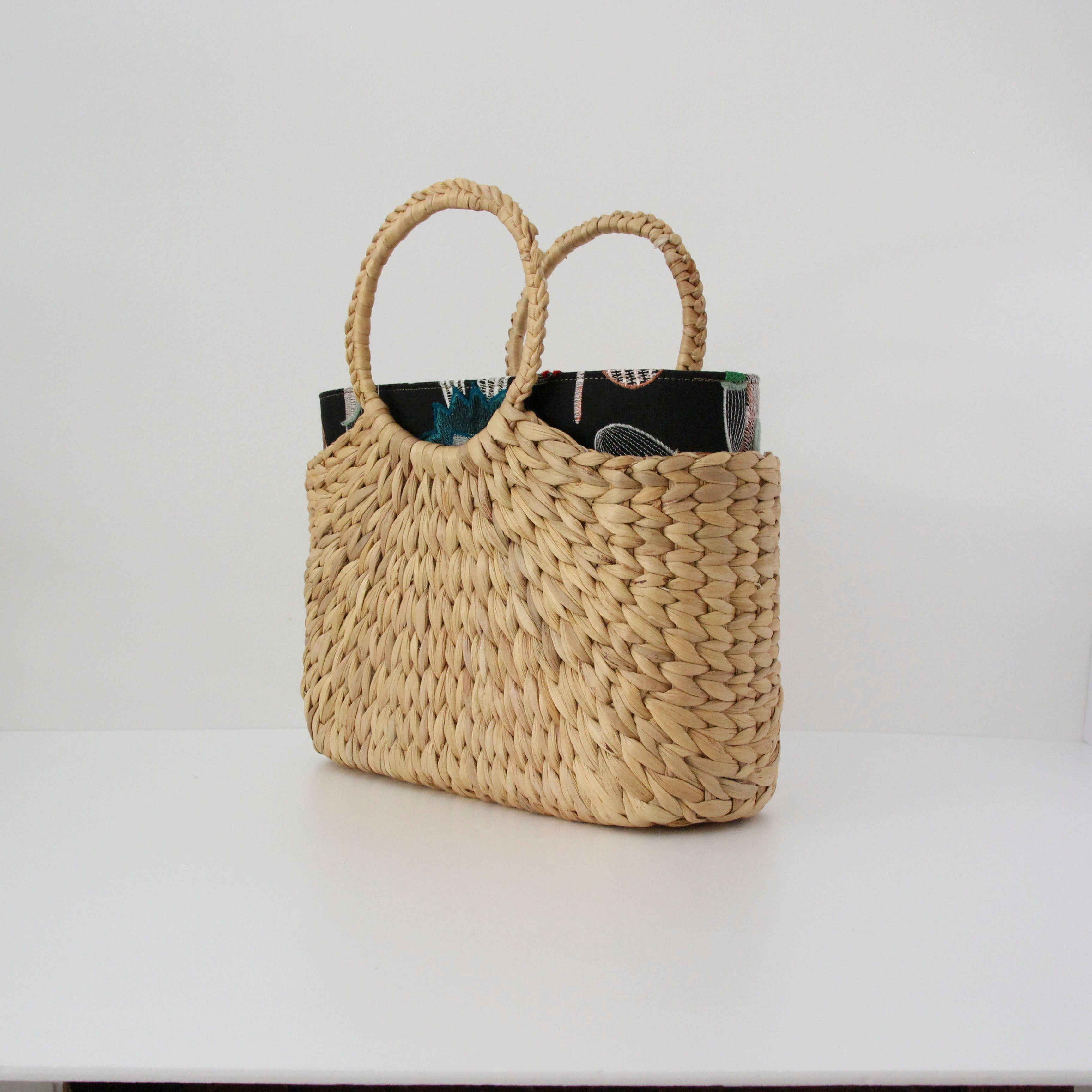 黒リネン刺繍 /  インナーバッグ /かごバッグ Mサイズ用 / SXL