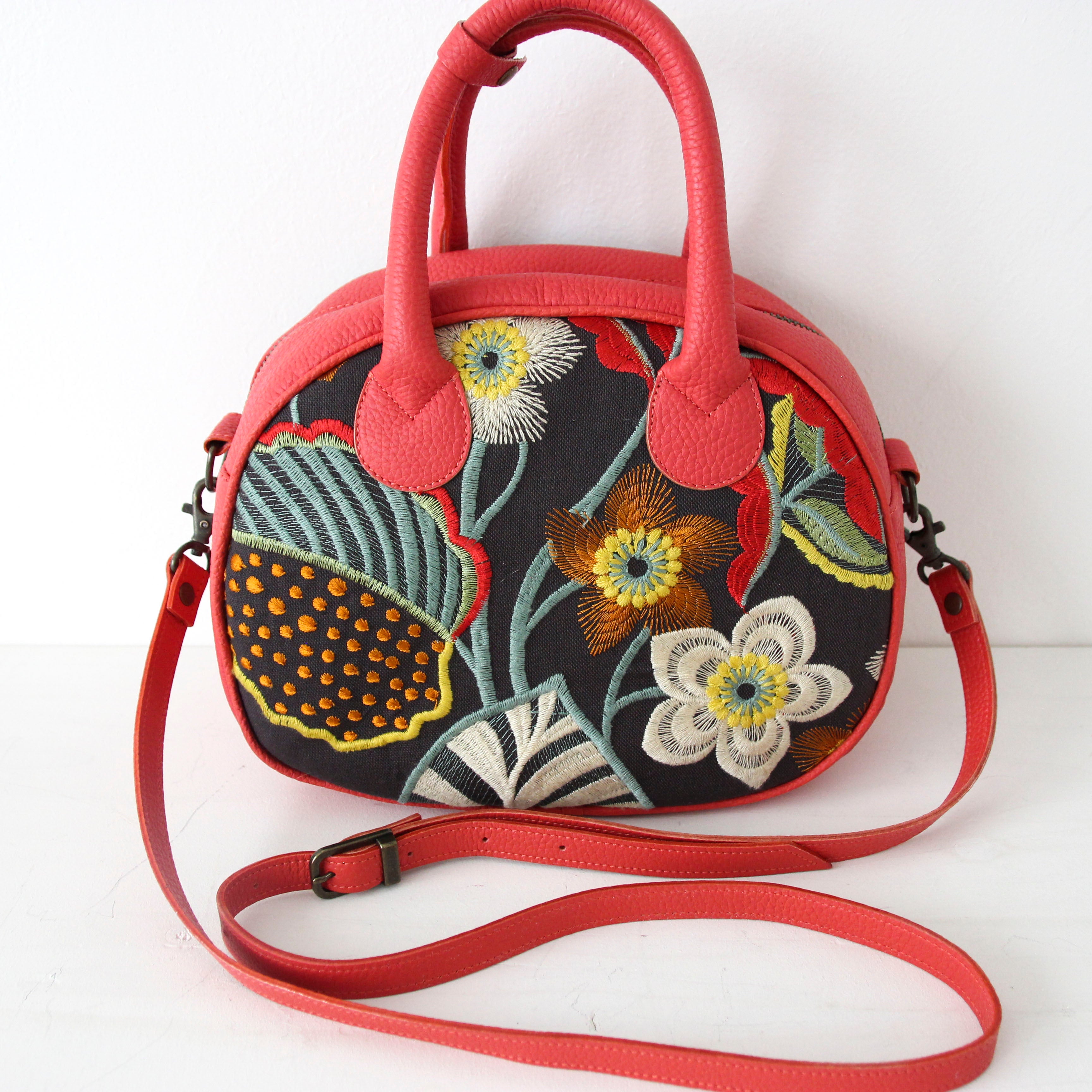 斜めがけ用革細紐（1.5cm幅 長さ調節あり） / バッグのオプション