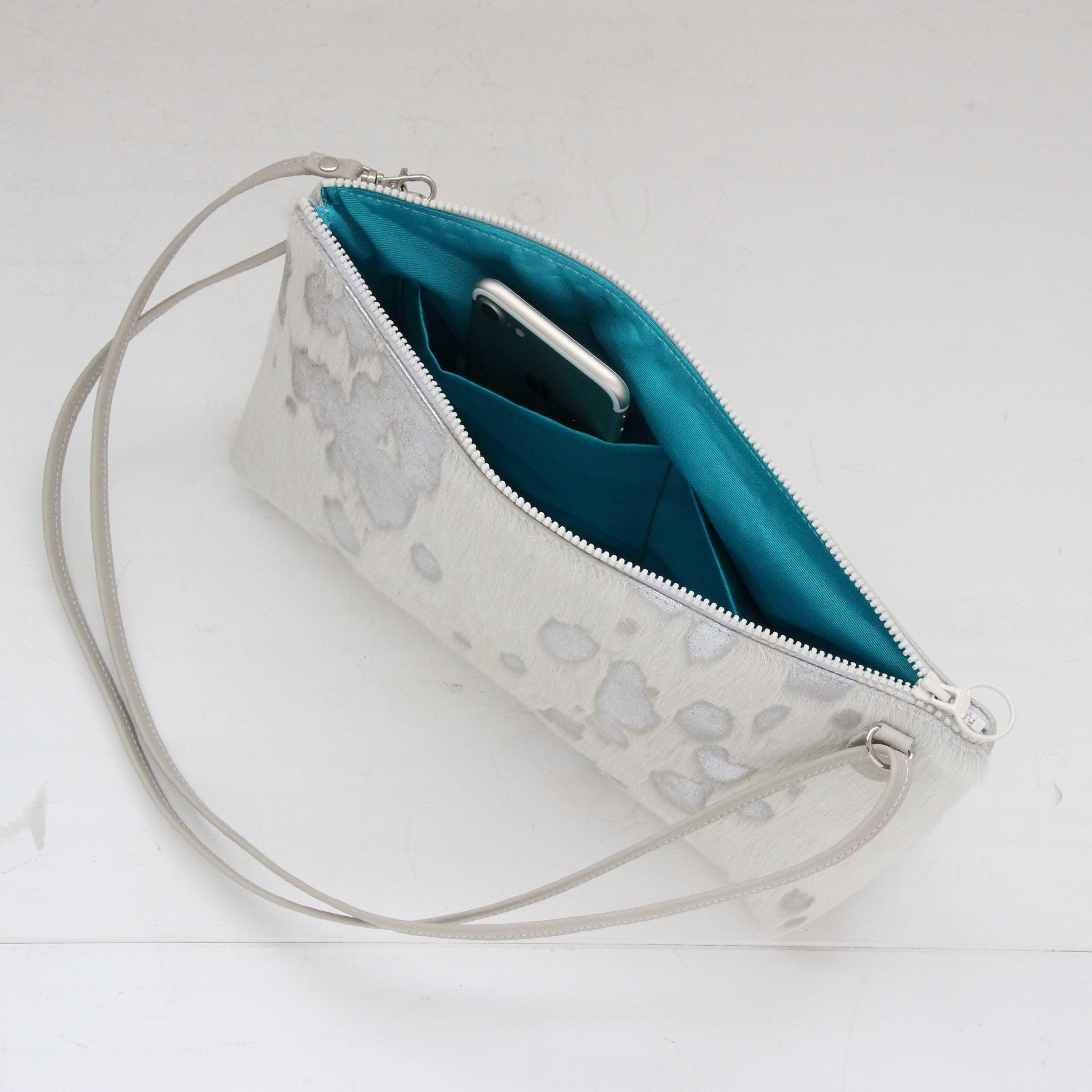 ホワイト起毛×シルバー / フラットポシェット