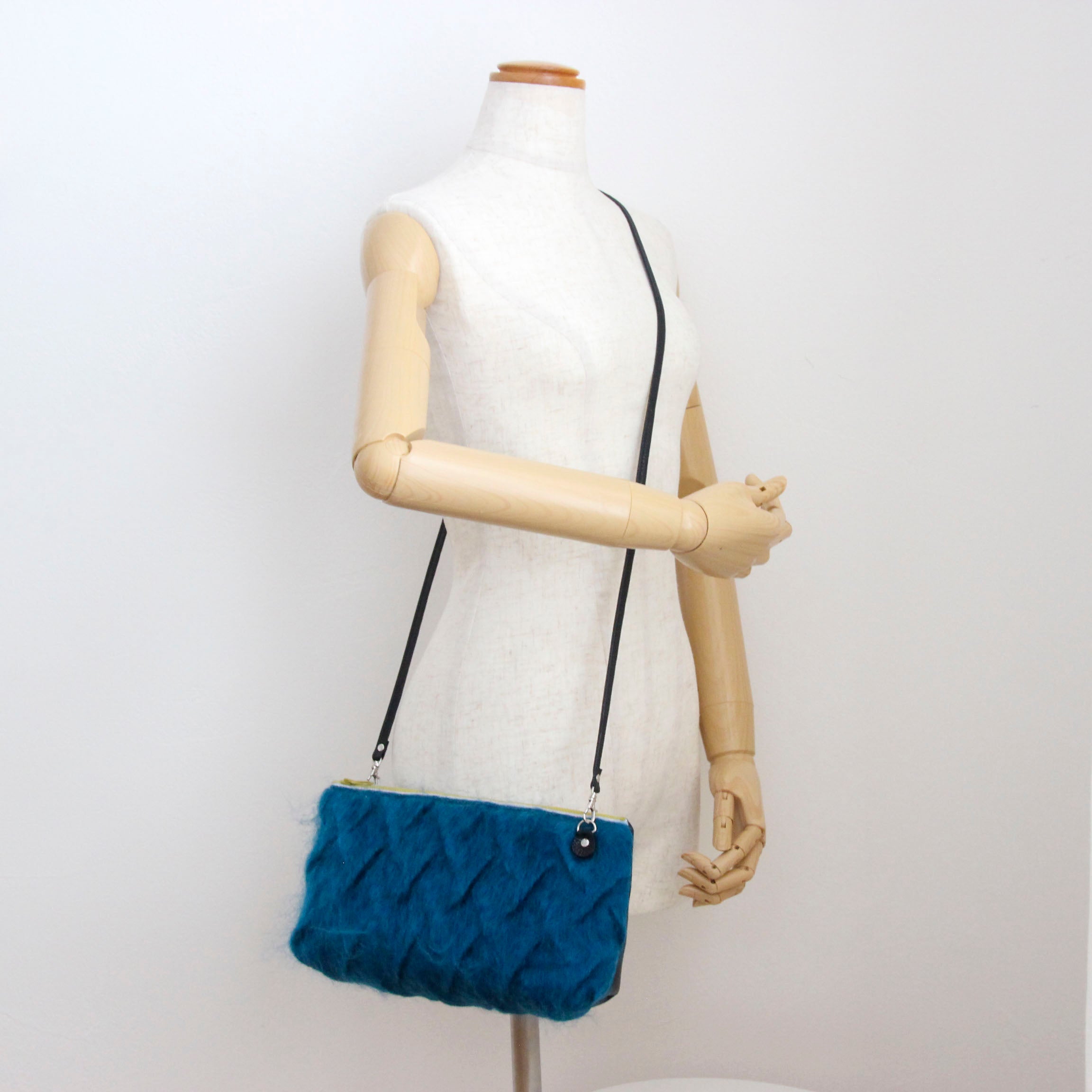 モヘアターコイズ / フラットポシェット