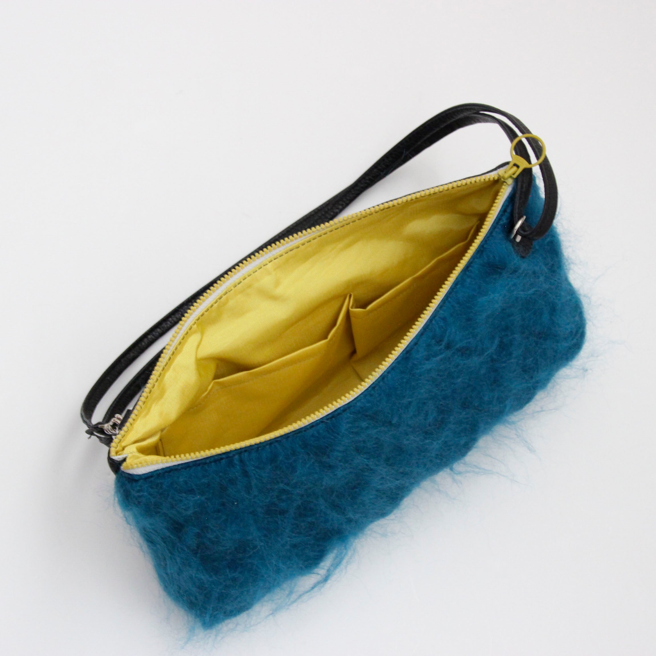 モヘアターコイズ / フラットポシェット