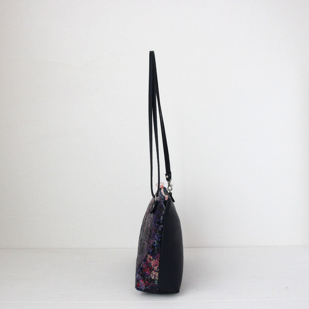 リバティスパンコールフラワーネイビー（ネイビー） / フラットポシェット