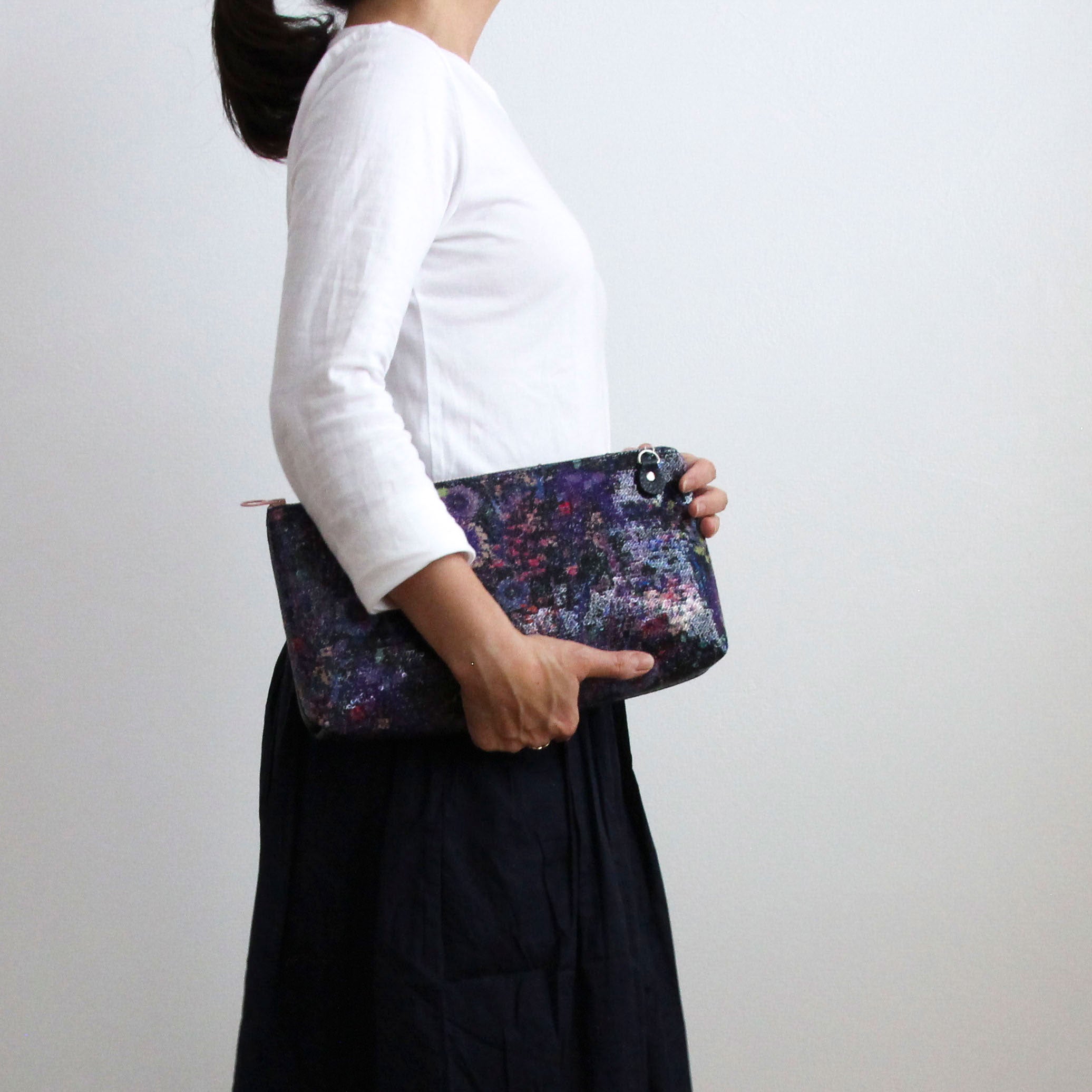 リバティスパンコールフラワーネイビー（ネイビー） / フラットポシェット