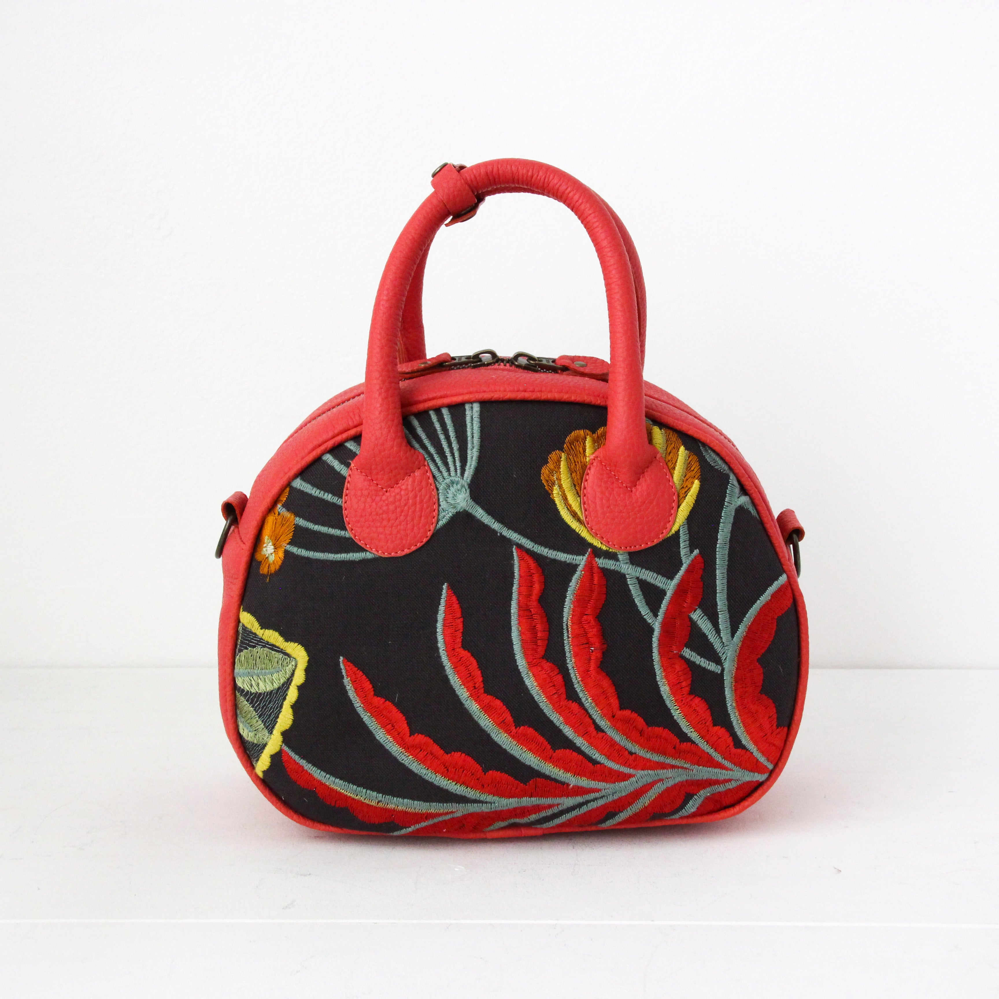 トロピカルフラワー刺繍グレー / ラウンドボストンSS