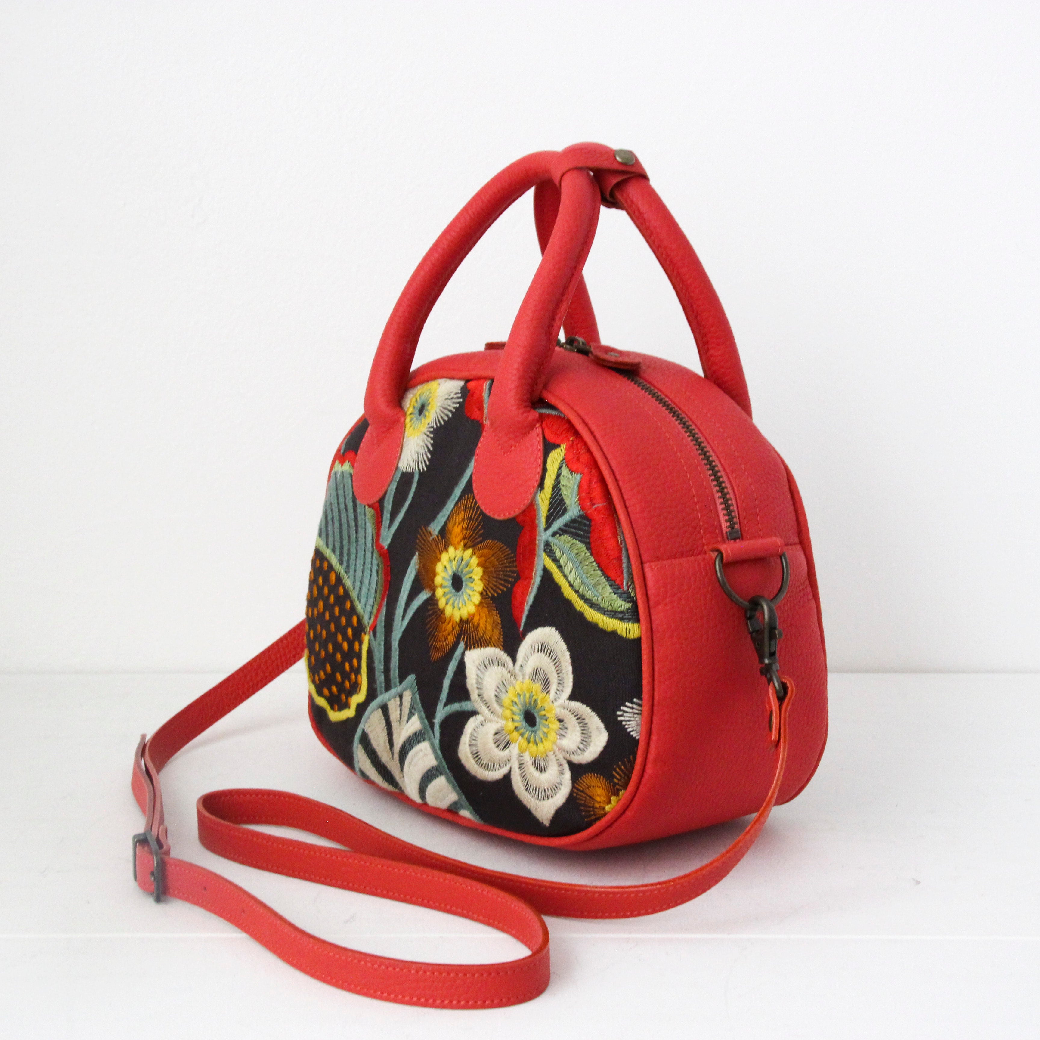 トロピカルフラワー刺繍グレー / ラウンドボストンSS