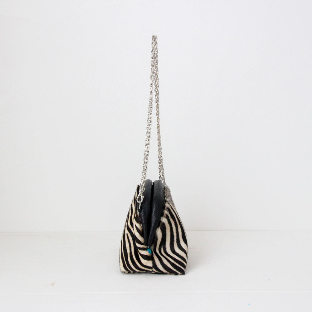 起毛ゼブラ/ 口金ショルダーポーチSサイズ