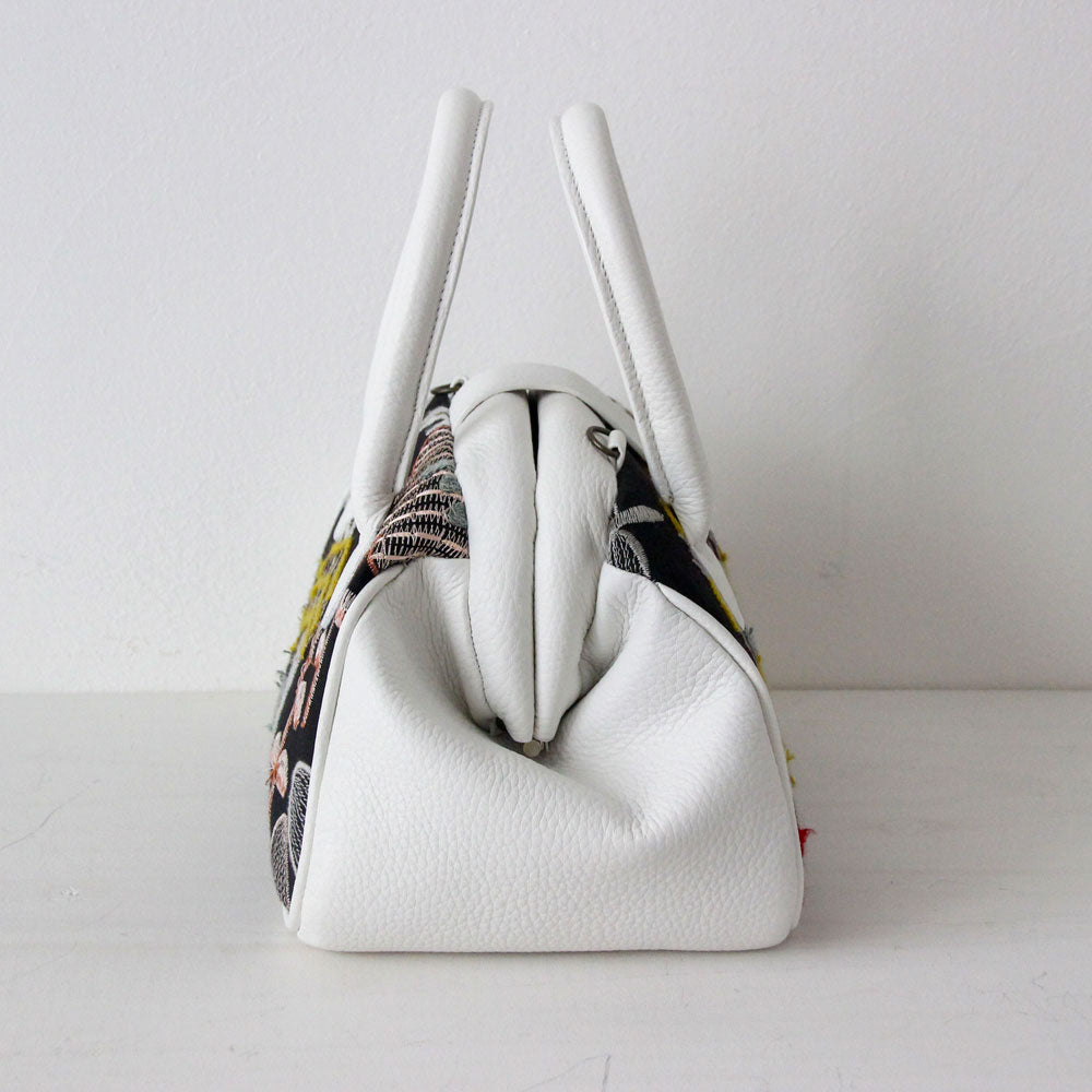 黒リネン刺繍 SXL/ 口金バッグSS