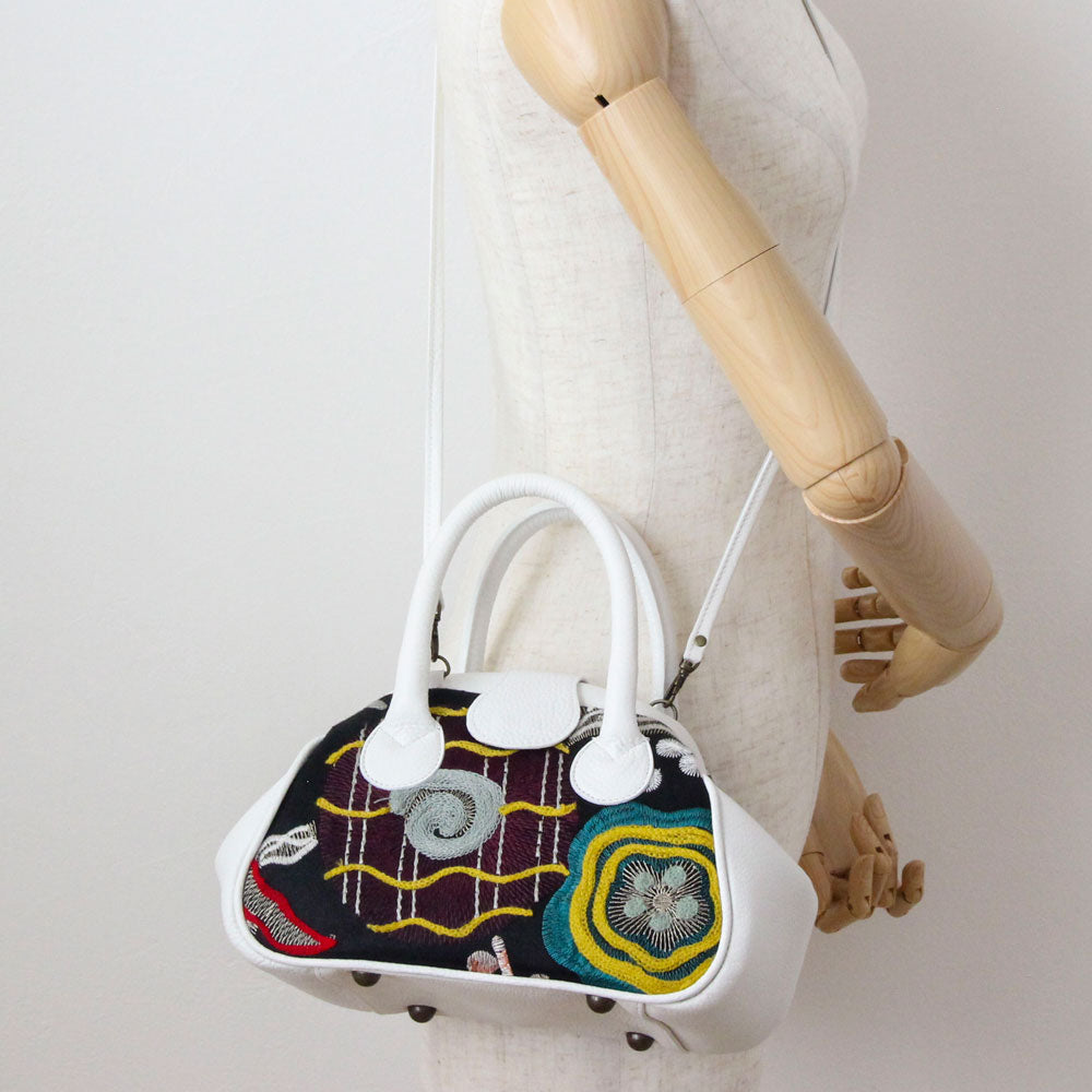 黒リネン刺繍 SXL/ 口金バッグSS