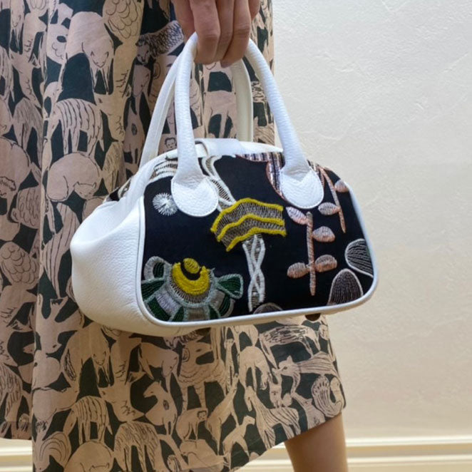 黒リネン刺繍 SXL/ 口金バッグSS