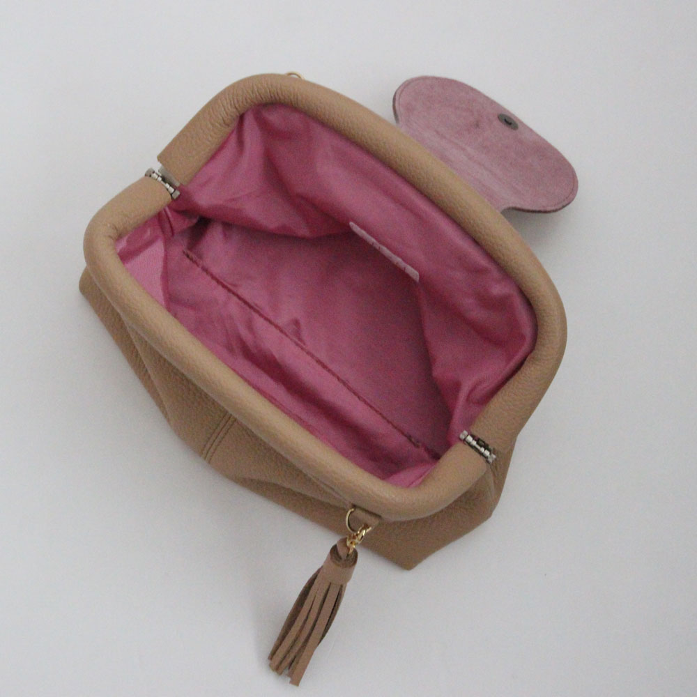 サンドベージュ / 口金レザーポシェットM