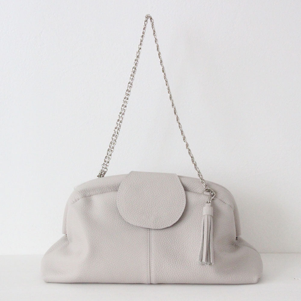 ポーセリンベージュ / 口金レザーポシェットL