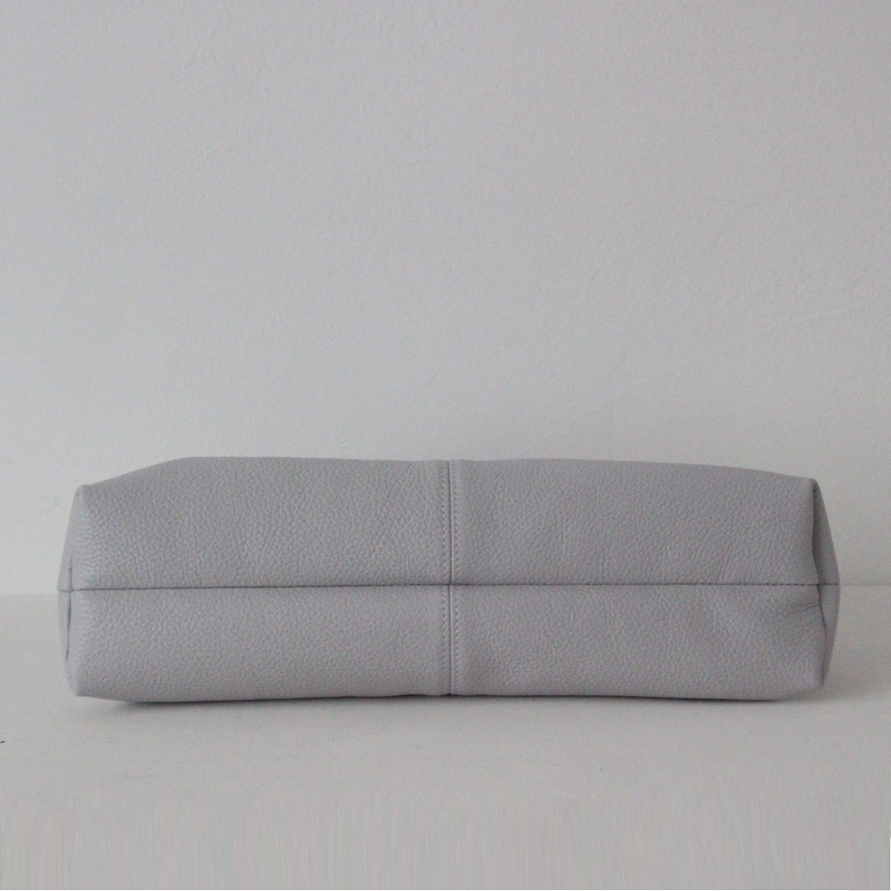 アイスグレー / 口金レザーポシェットL