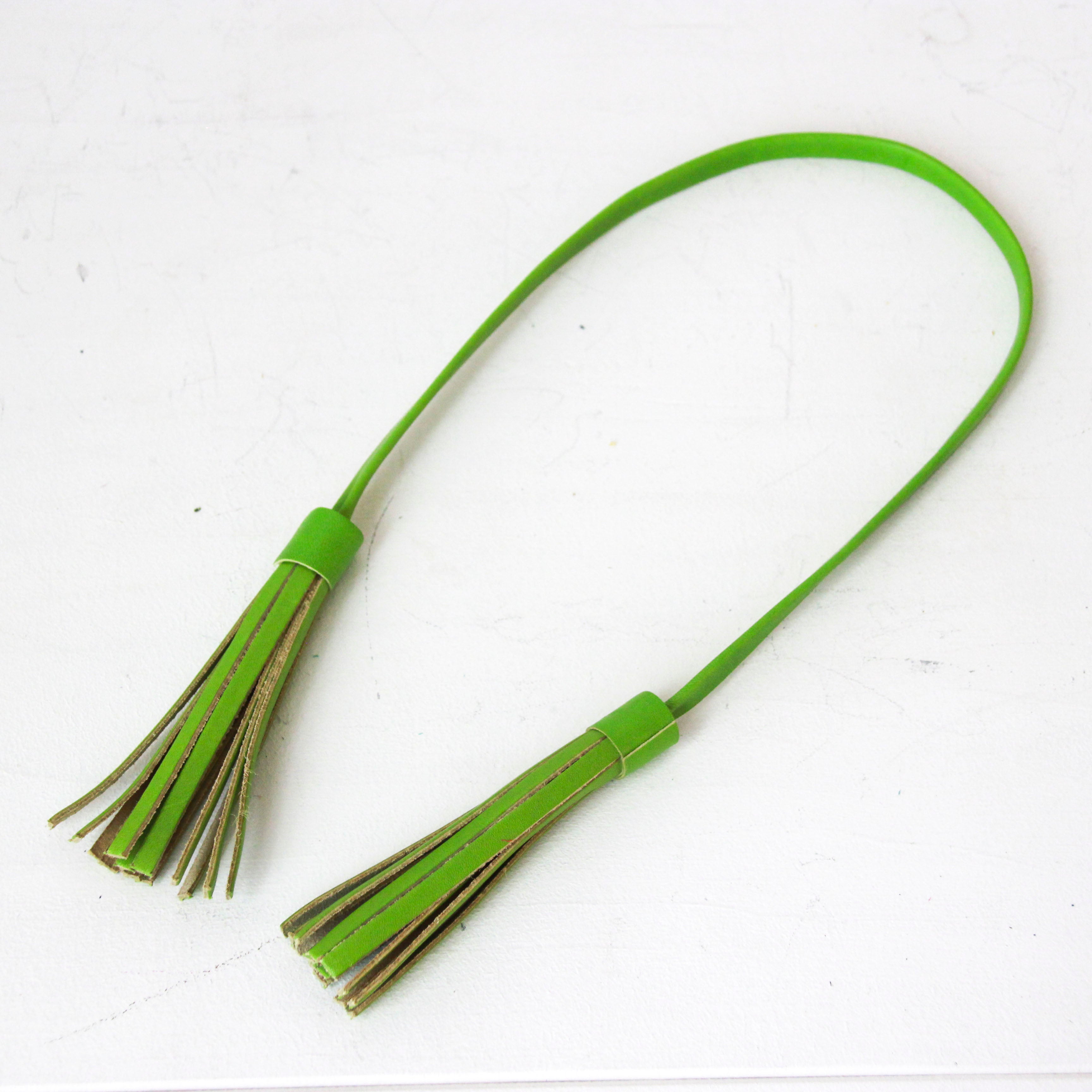 リーフグリーン / レザータッセル