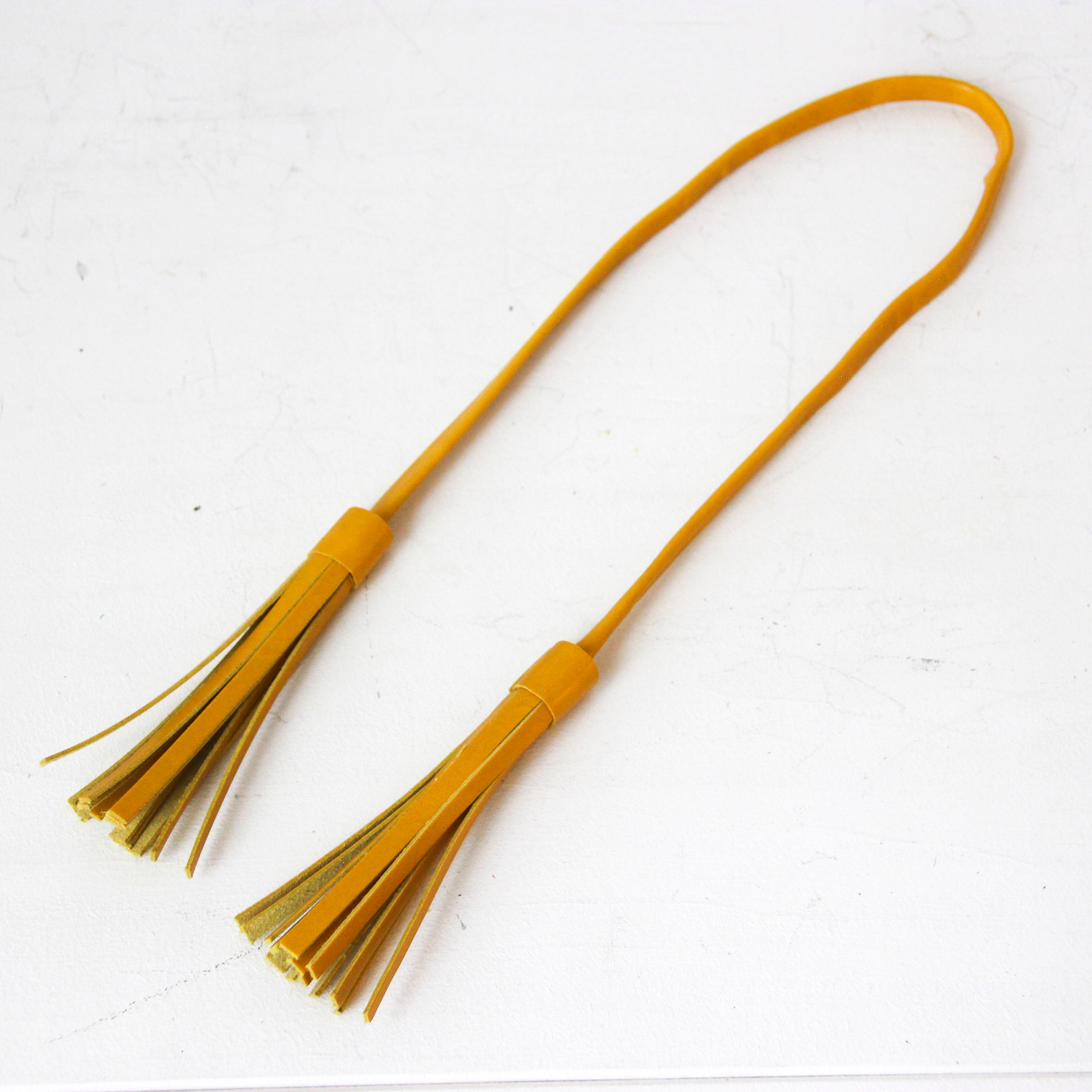 マスタードイエロー / レザータッセル