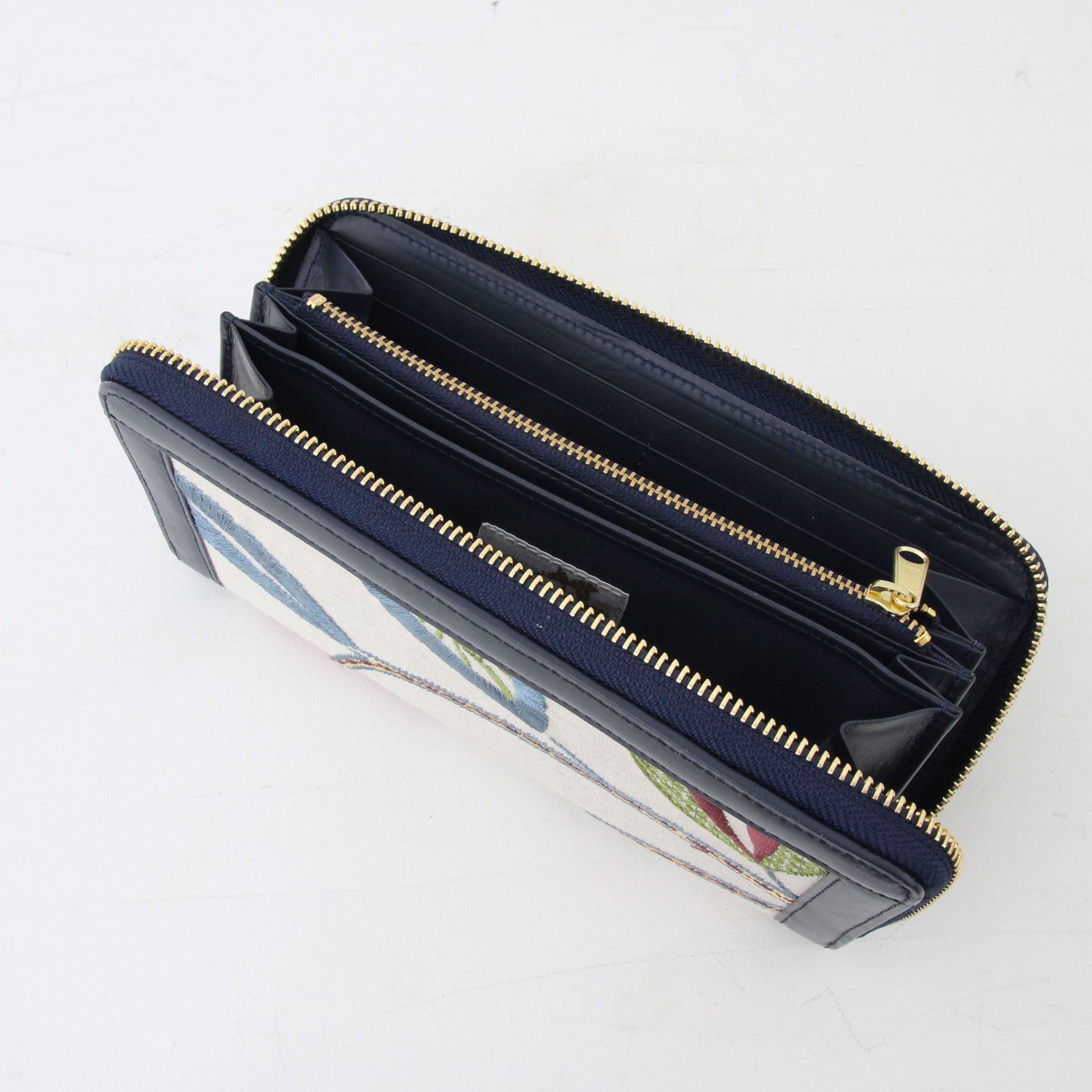 刺しゅうフルーツ / お財布ネイビー