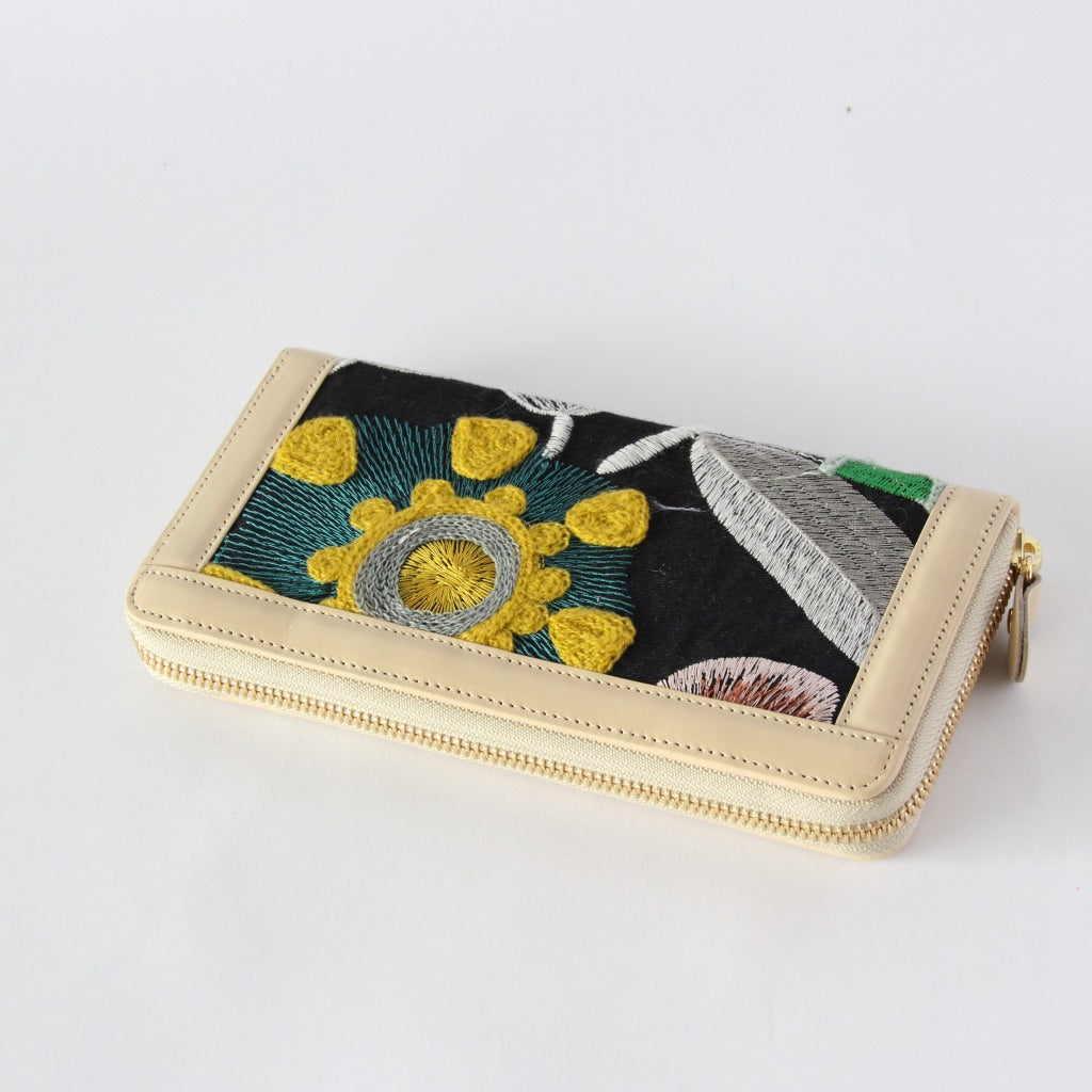 ブラック刺繍リネン / お財布ベージュ