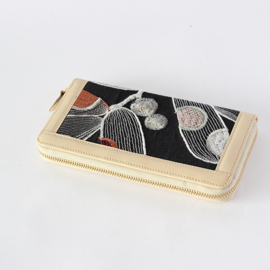 ブラック刺繍リネン / お財布ベージュ