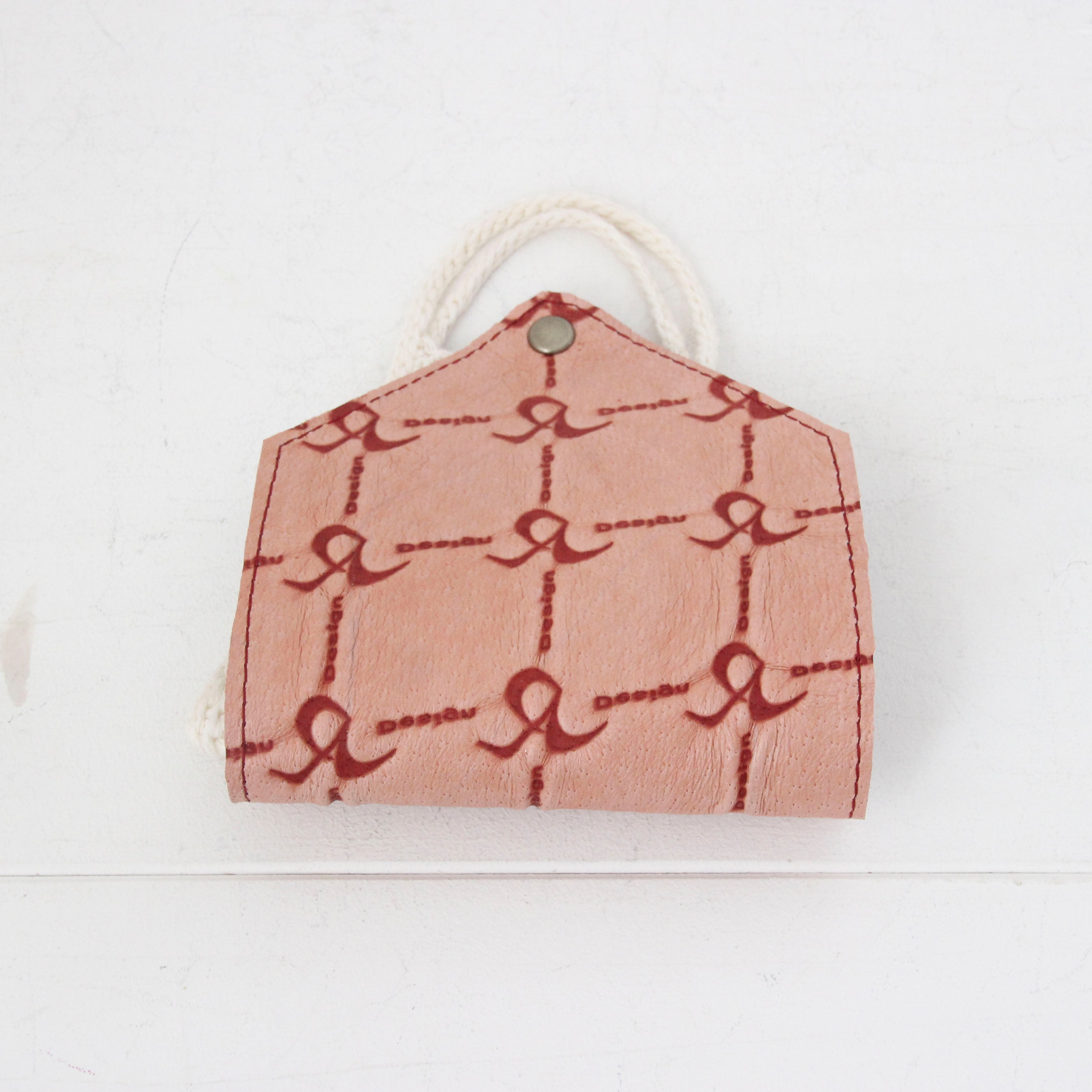 ピンク型押しレザー / マスクケース